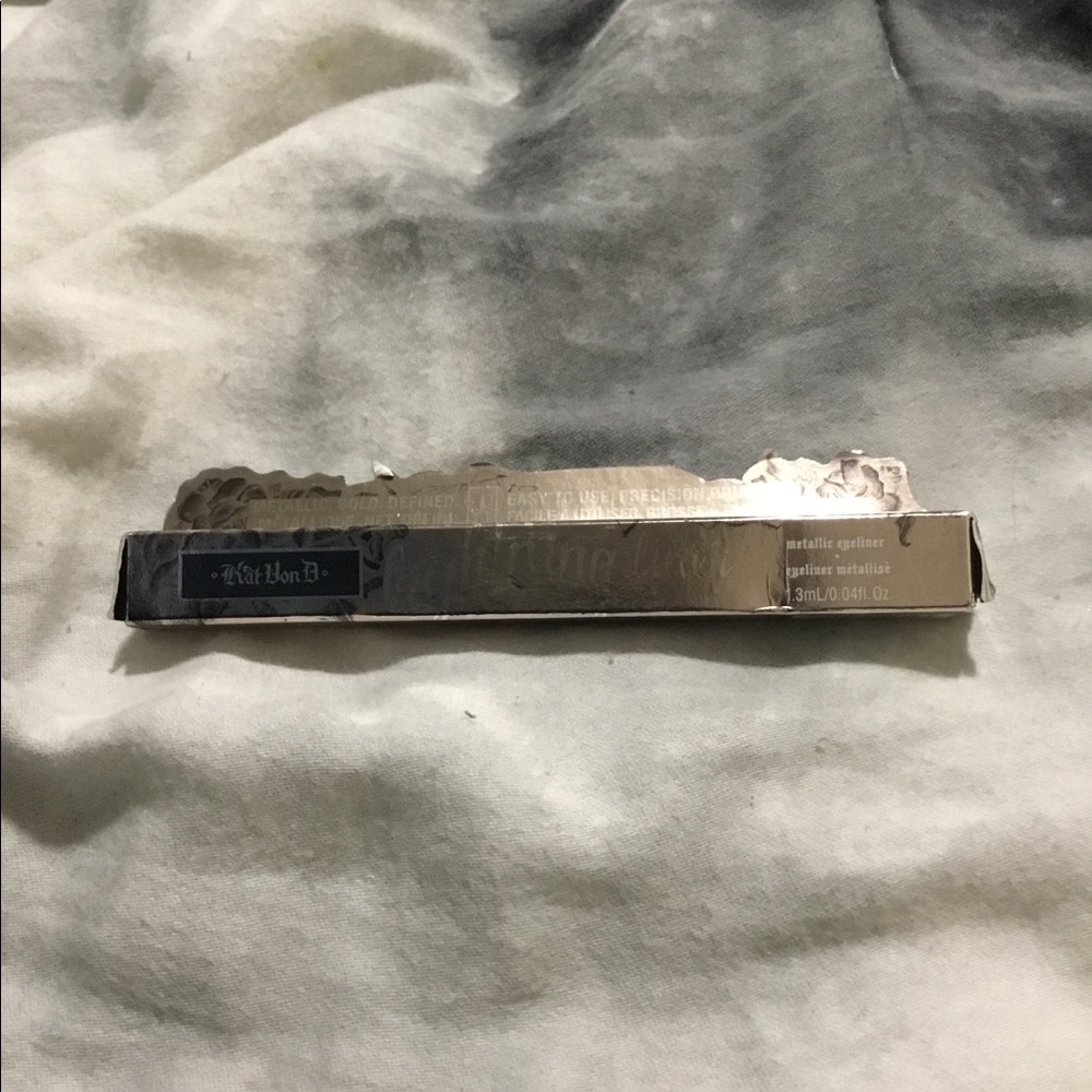 Kat Von D Lightning Liner